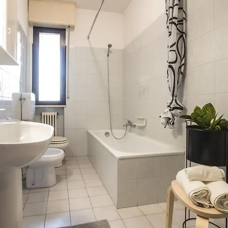 In Centro - Vicino Al Mare - Balcone - Wi Fi דירה