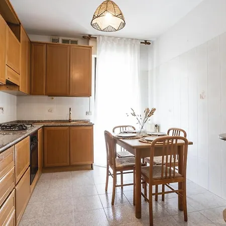 דירה In Centro - Vicino Al Mare - Balcone - Wi Fi *