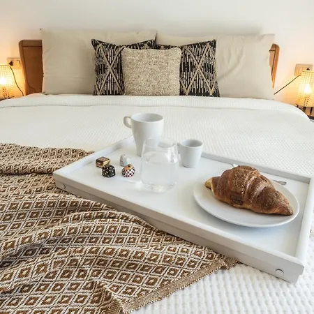 In Centro - Vicino Al Mare - Balcone - Wi Fi דירה